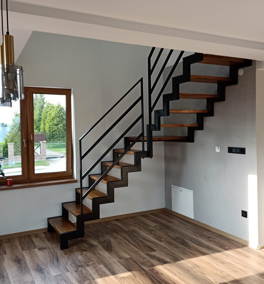 Schody Policzkowe Nowoczesne Schody I Balustrady Stal Tech Krak w Schody Policzkowe Nowoczesne Schody I Balustrady Stal Tech Krak w